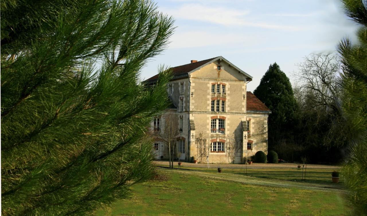 Bed and Breakfast Le Moulin De Montrésor Exterior foto
